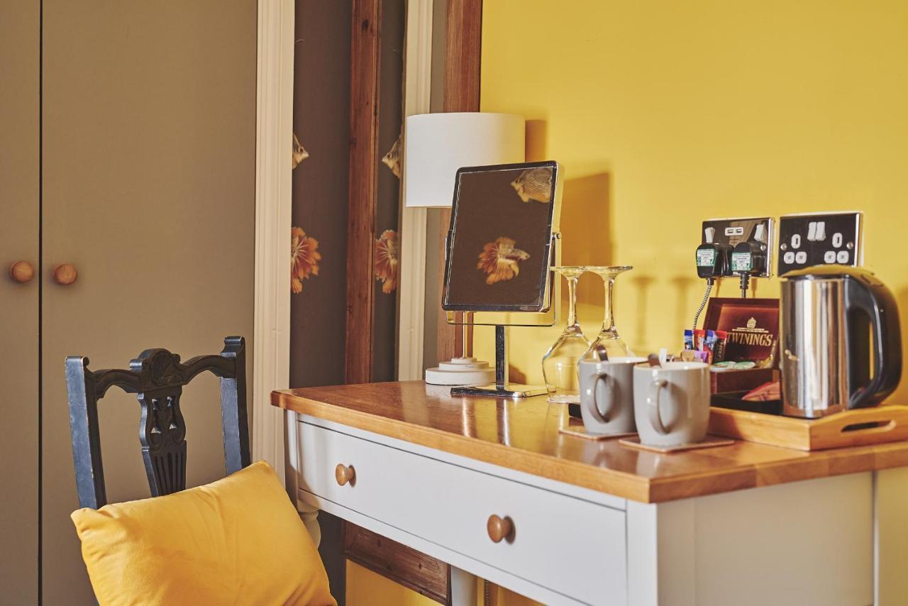 The Lansdowne Guest House Bourton-on-the-Water Екстериор снимка A Nespresso machine