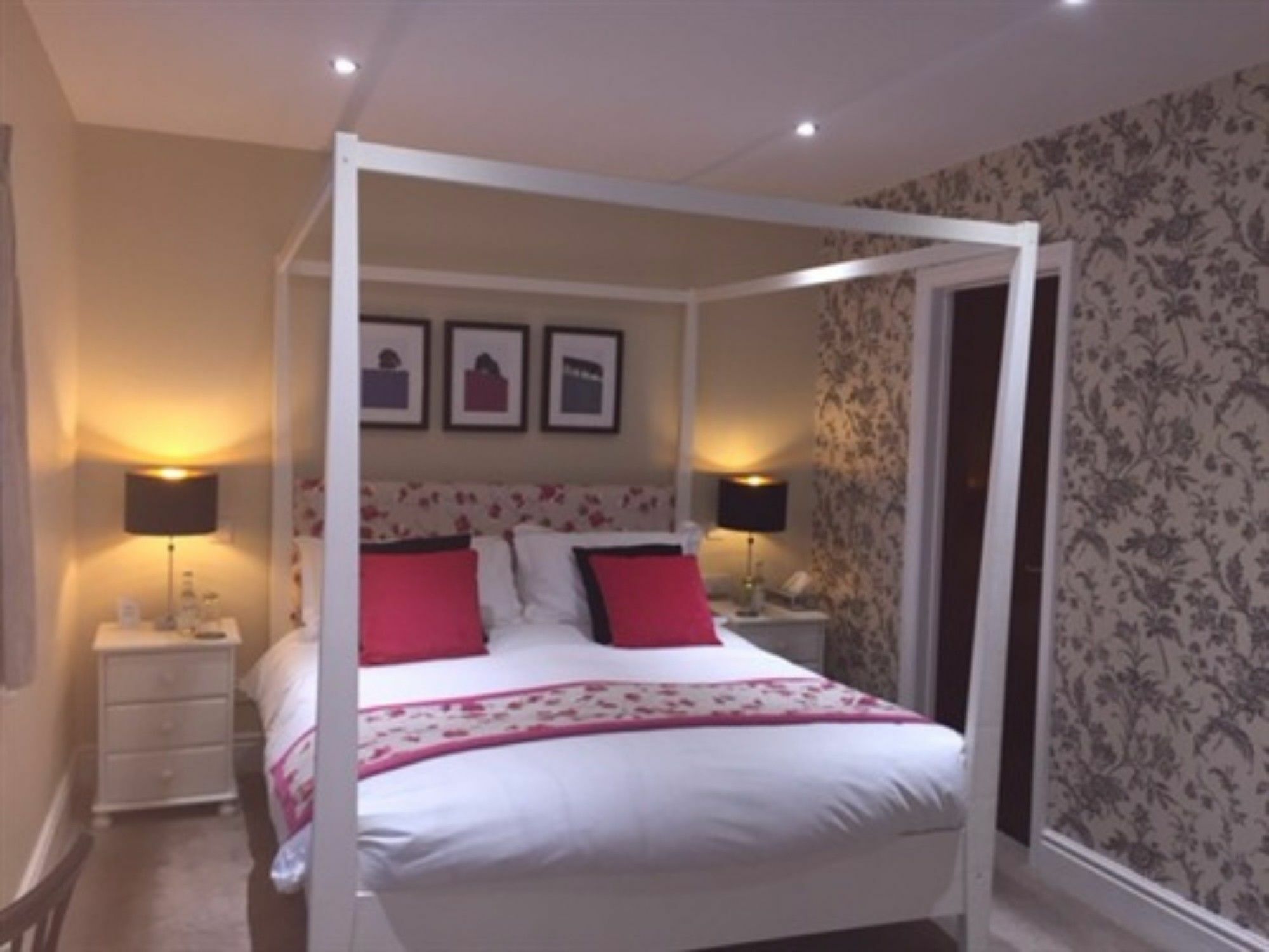 The Lansdowne Guest House Bourton-on-the-Water Екстериор снимка A bedroom at the hotel