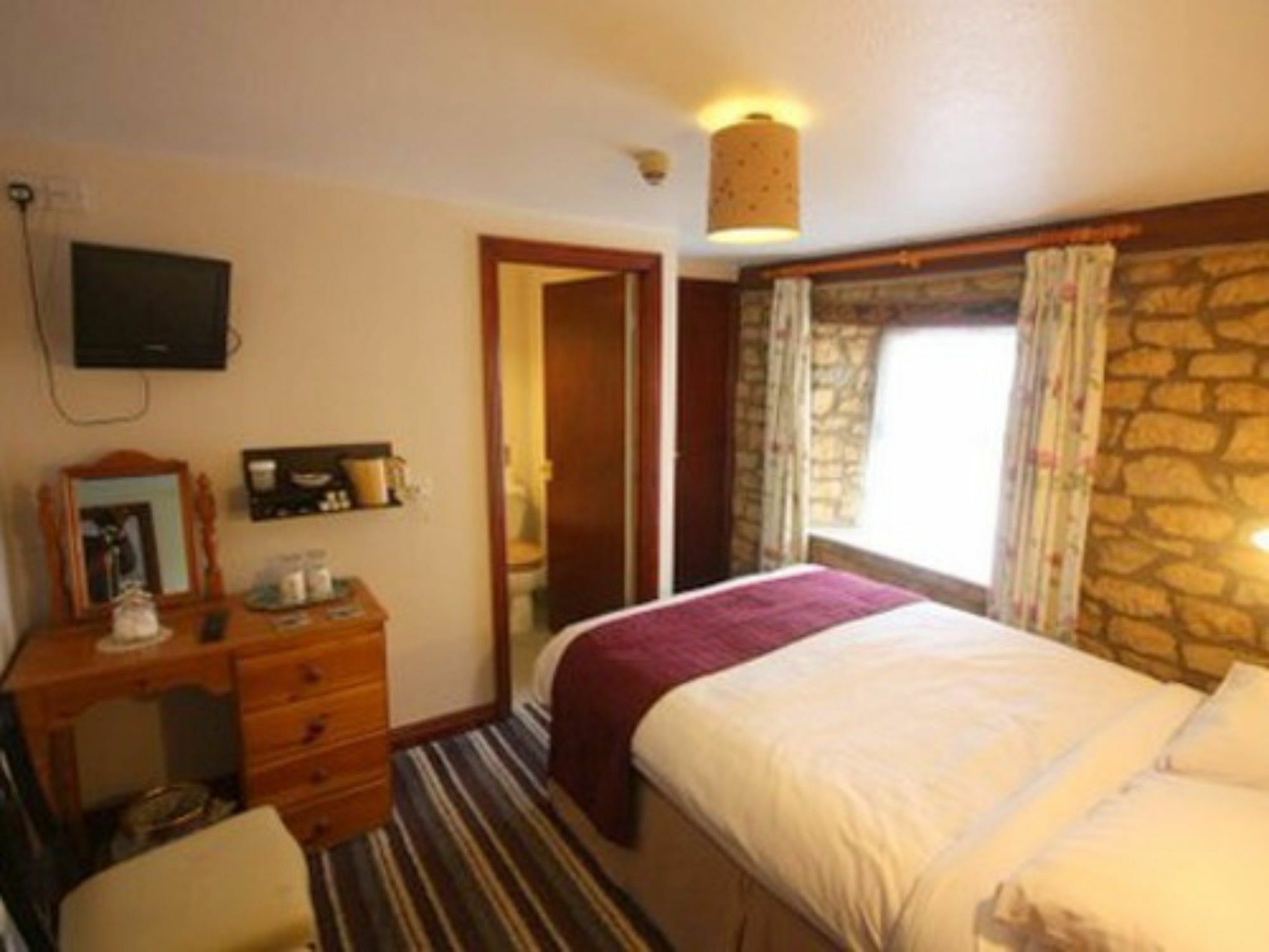 The Lansdowne Guest House Bourton-on-the-Water Екстериор снимка A room at the Old Inn